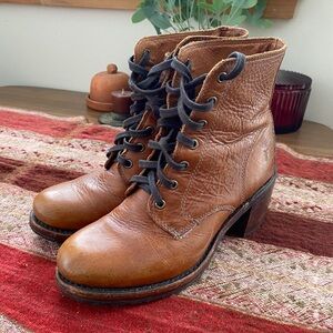 Frye Sabrina Lace-Up Boots